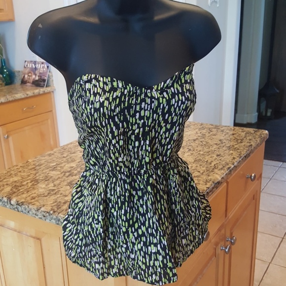 Volcom Tops - Volcom peplum sleeveless adorable top